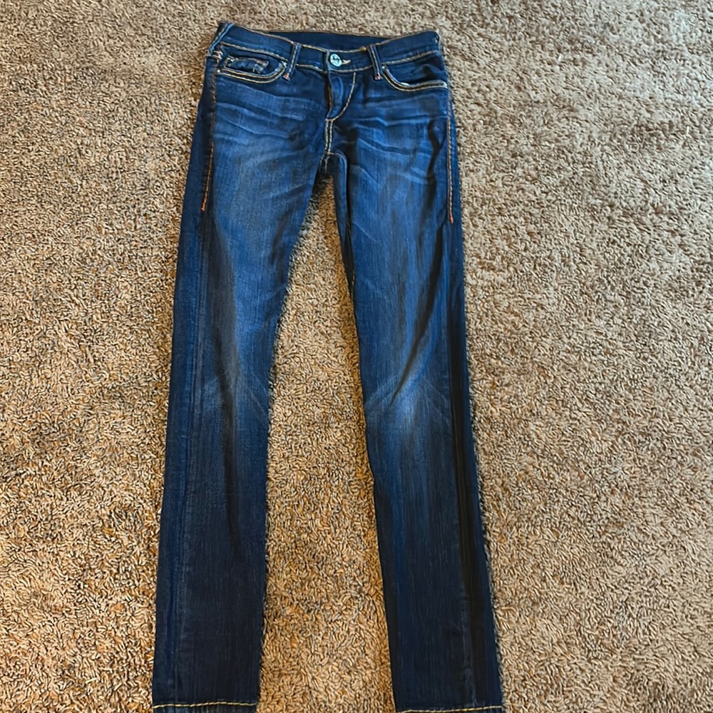mid rise blue jean, back button pocket, never worn